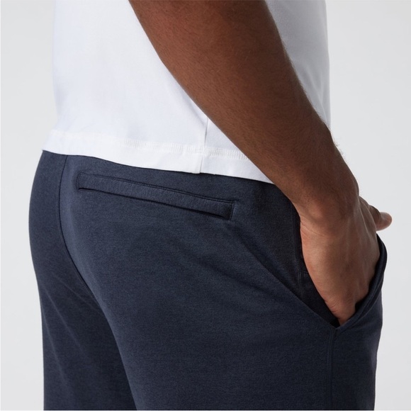 Vuori Men’s Ponto Performance Pant Midnight Heather grey Medium zipper pocket - Picture 3 of 7